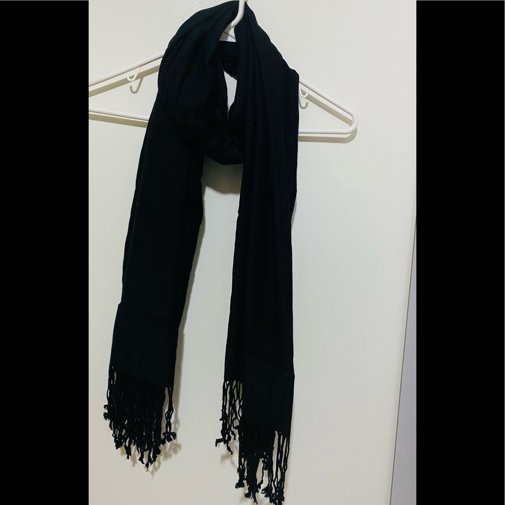 Black Scarf